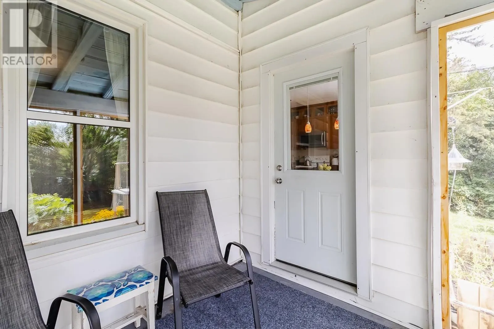 62 Dawson ST