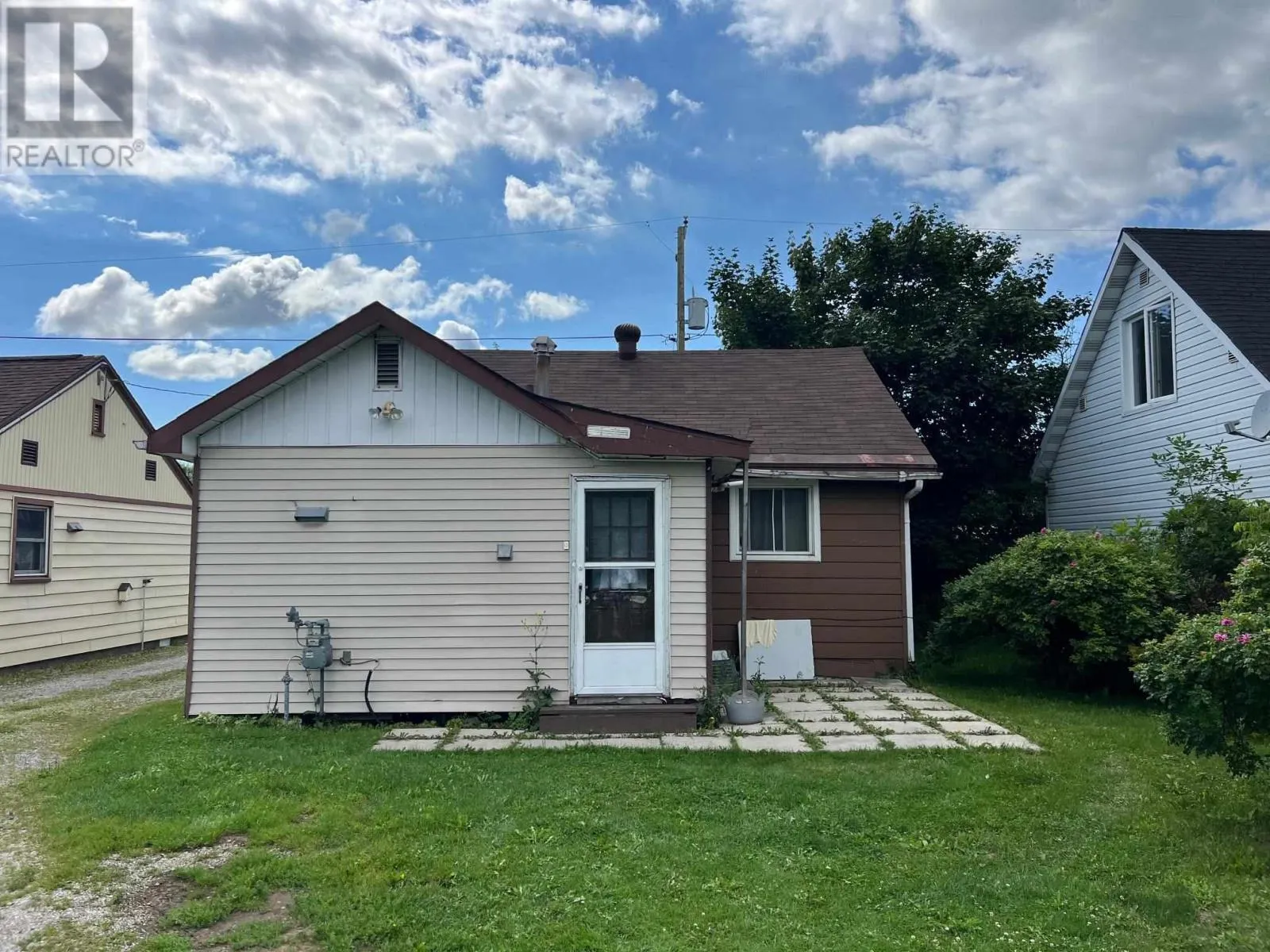 702 Lennox AVE