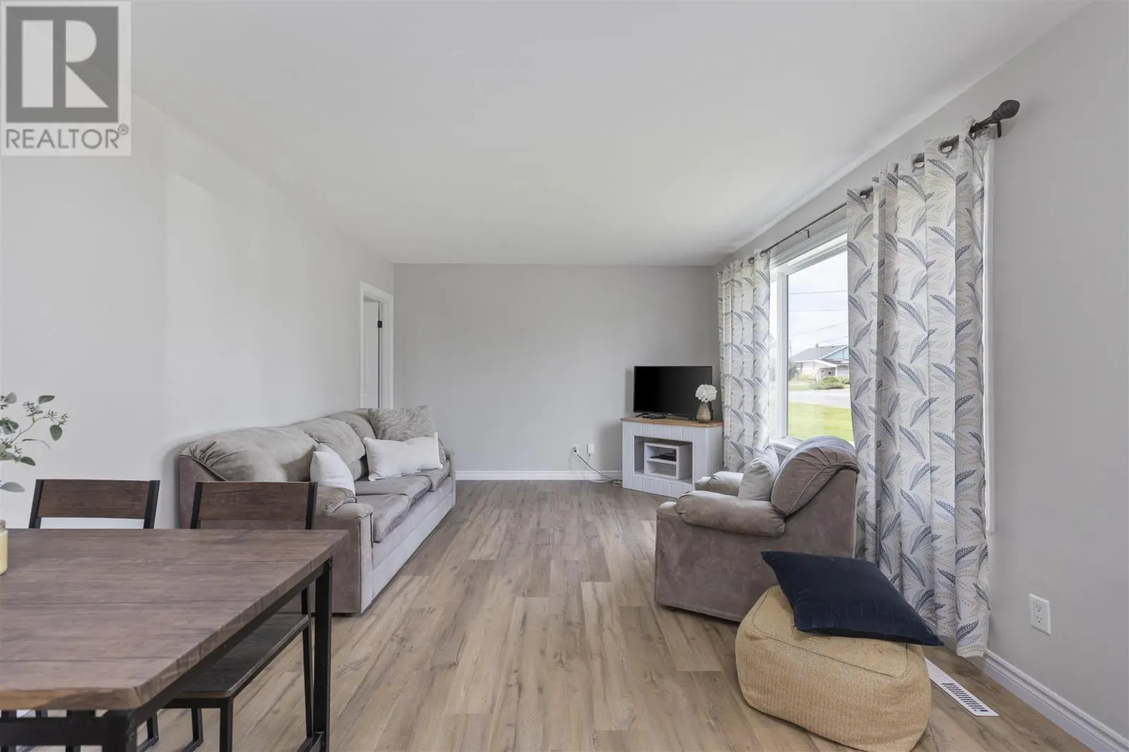 353 Doncaster RD