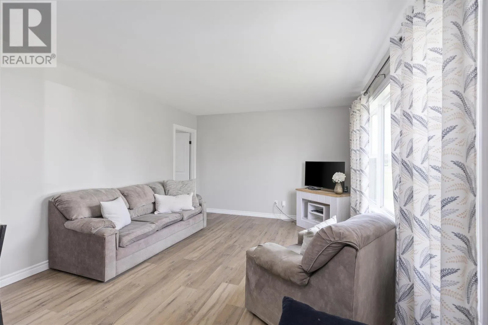 353 Doncaster RD