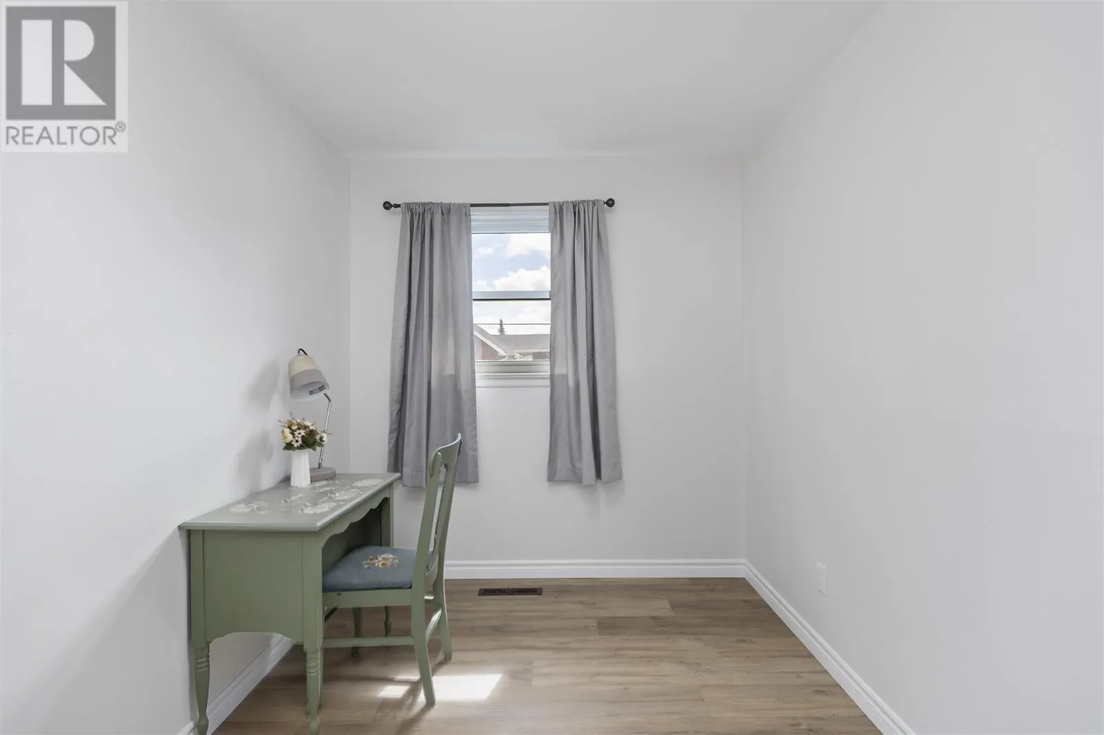 353 Doncaster RD