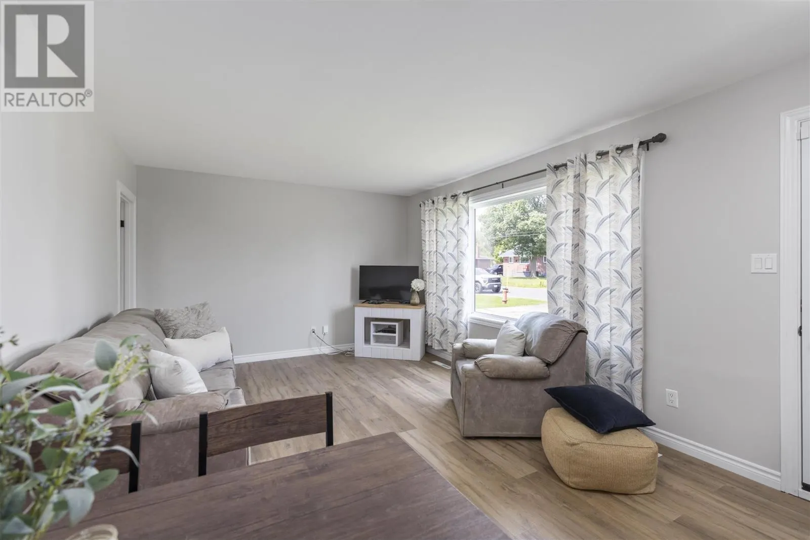 353 Doncaster RD