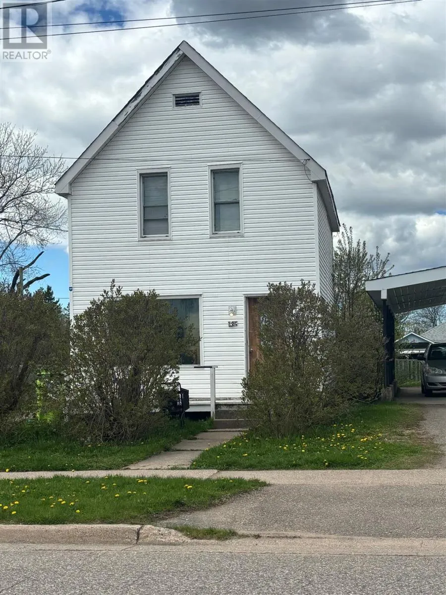 135 Walnut ST