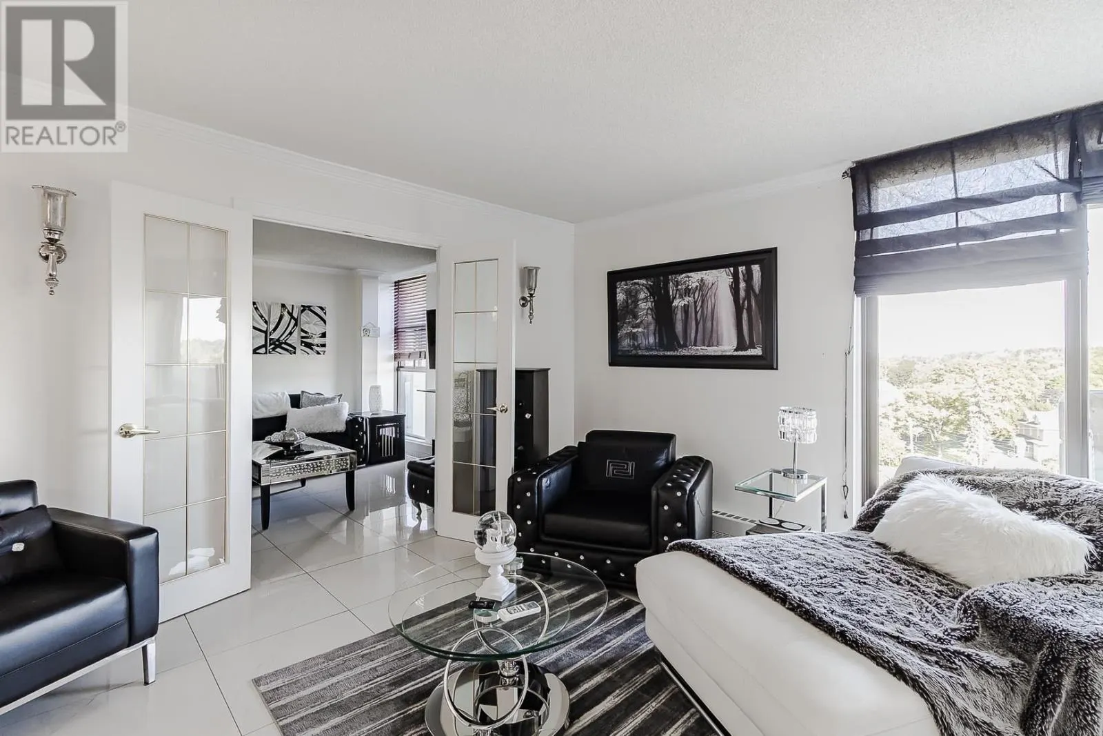 1139 Queen ST E # 903