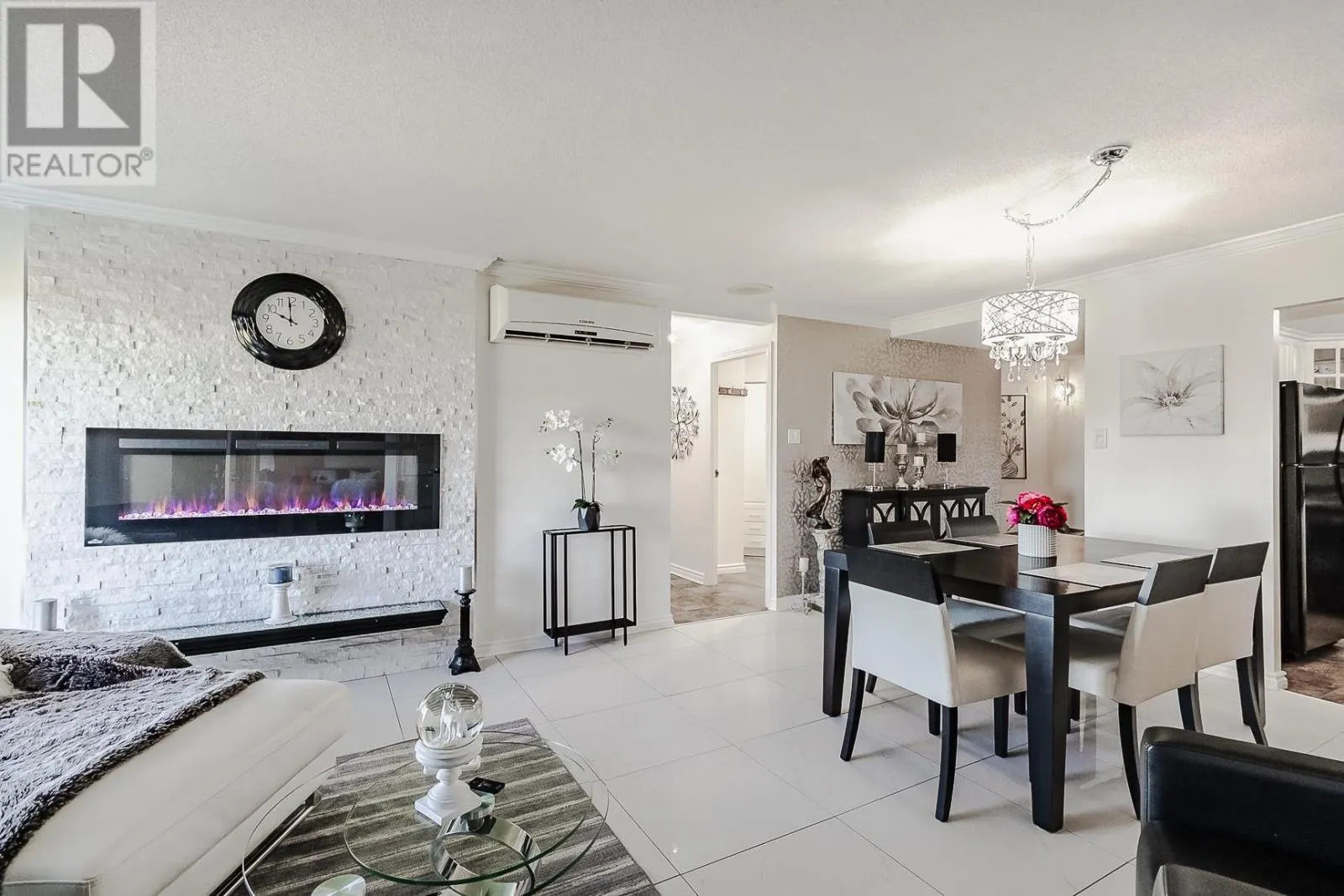 1139 Queen ST E # 903
