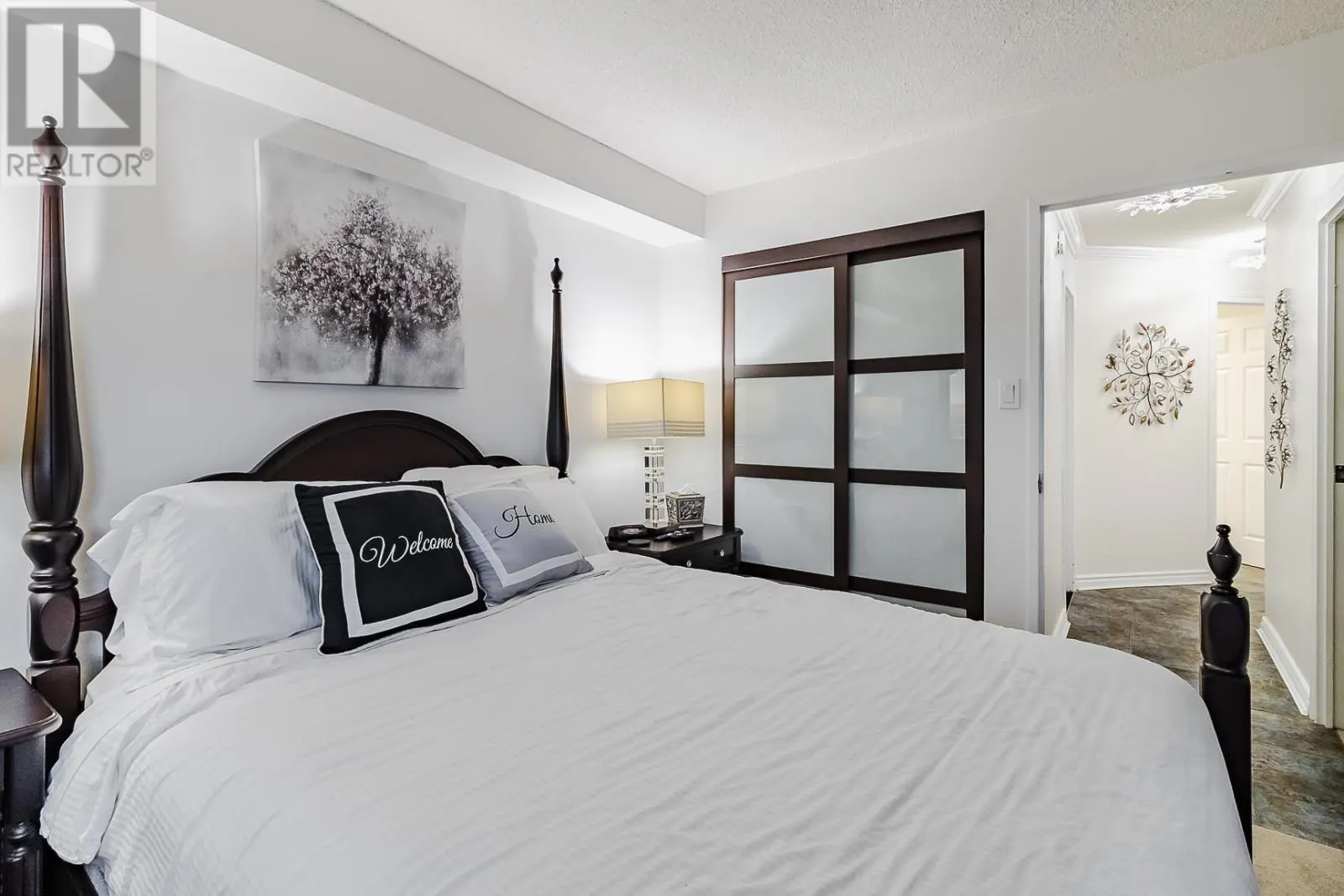 1139 Queen ST E # 903