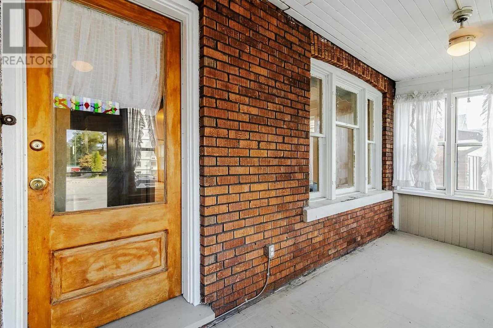 68 Pine ST