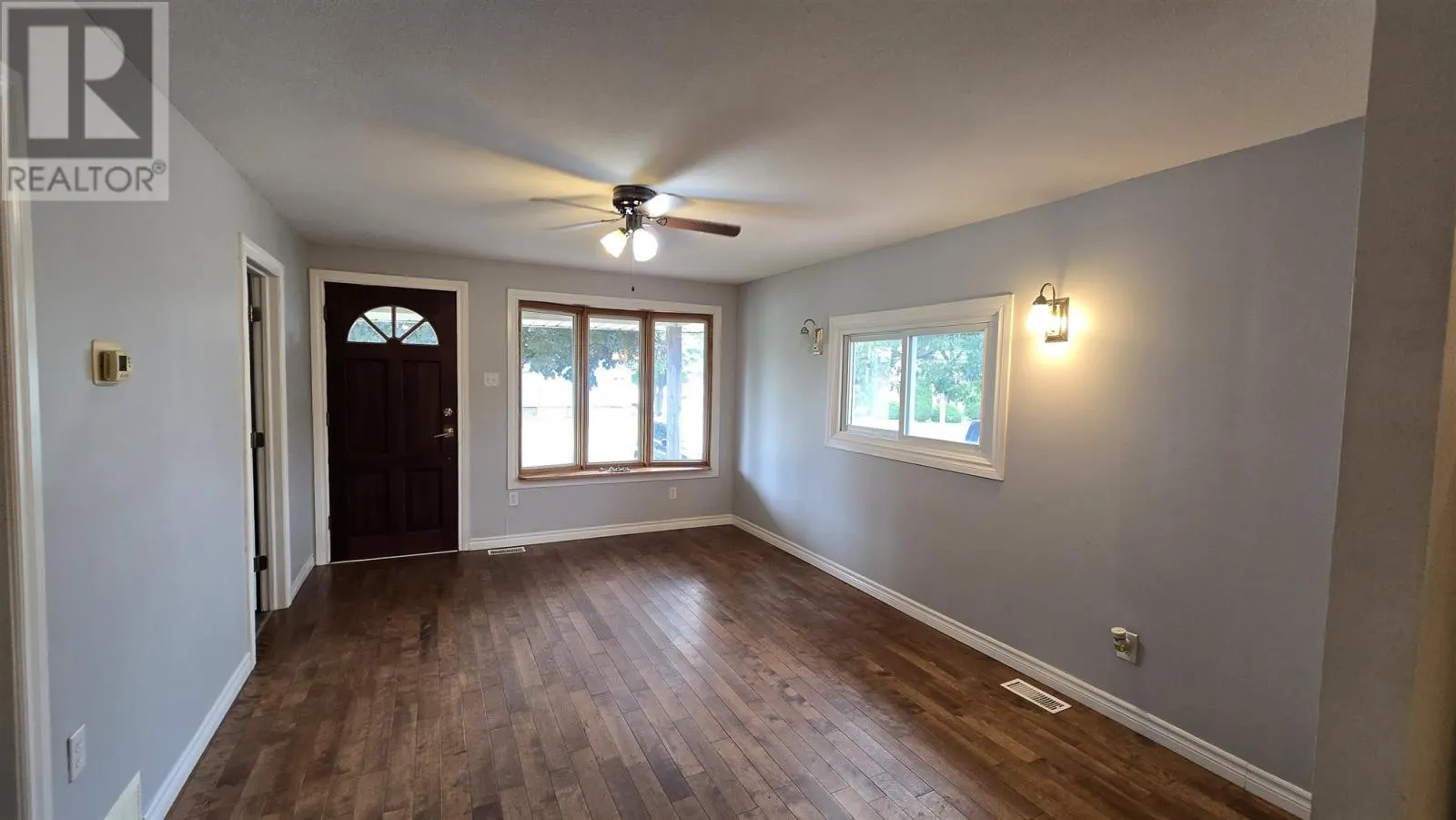 104 Wawanosh AVE