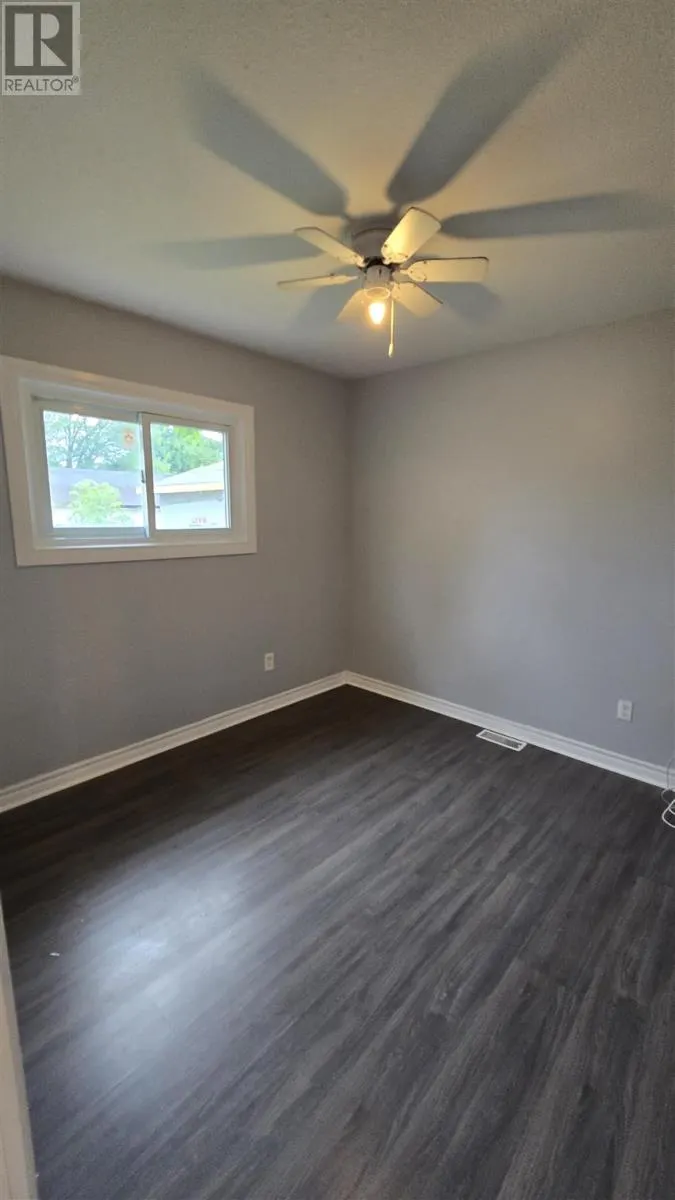 104 Wawanosh AVE