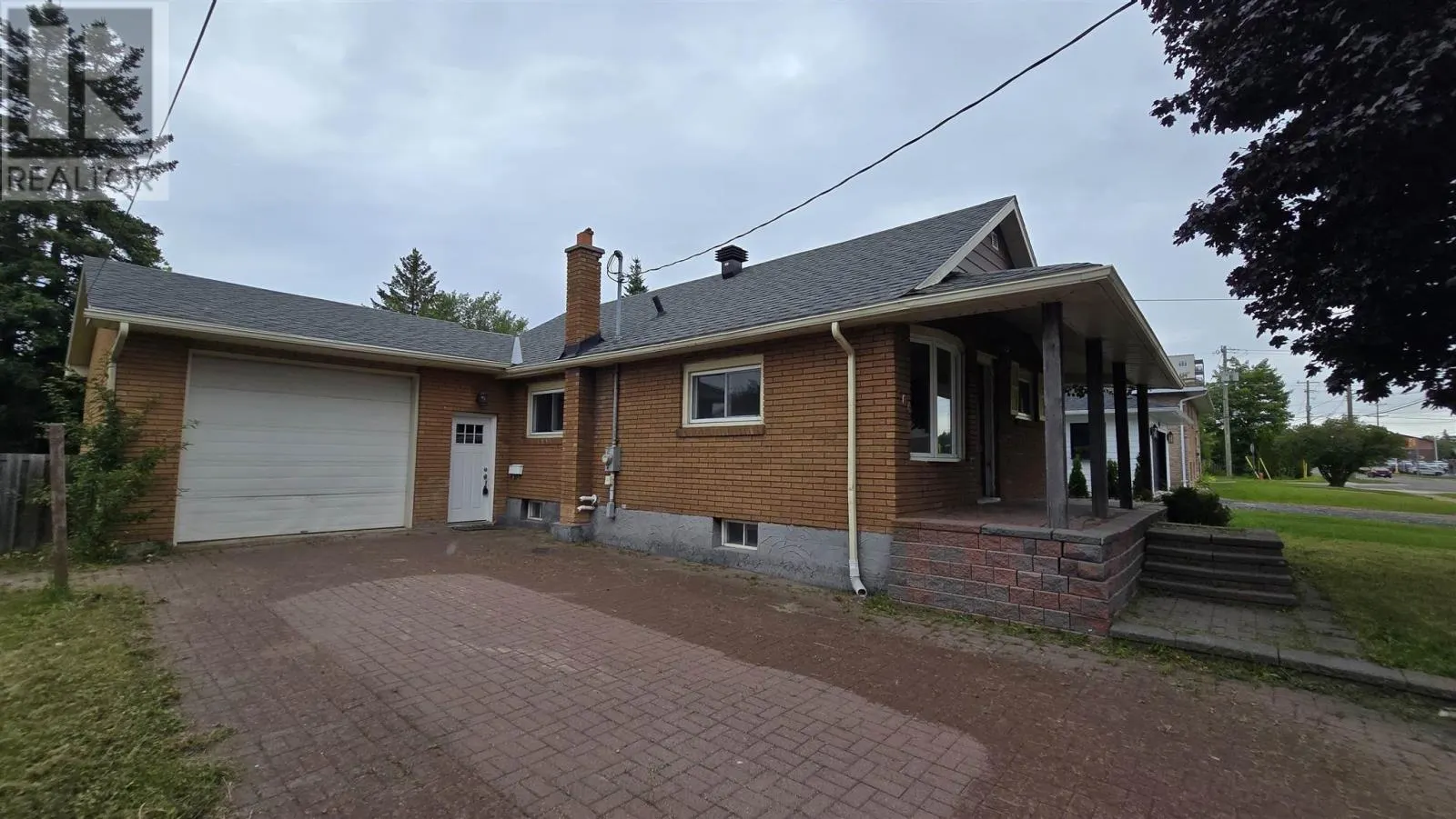 104 Wawanosh AVE