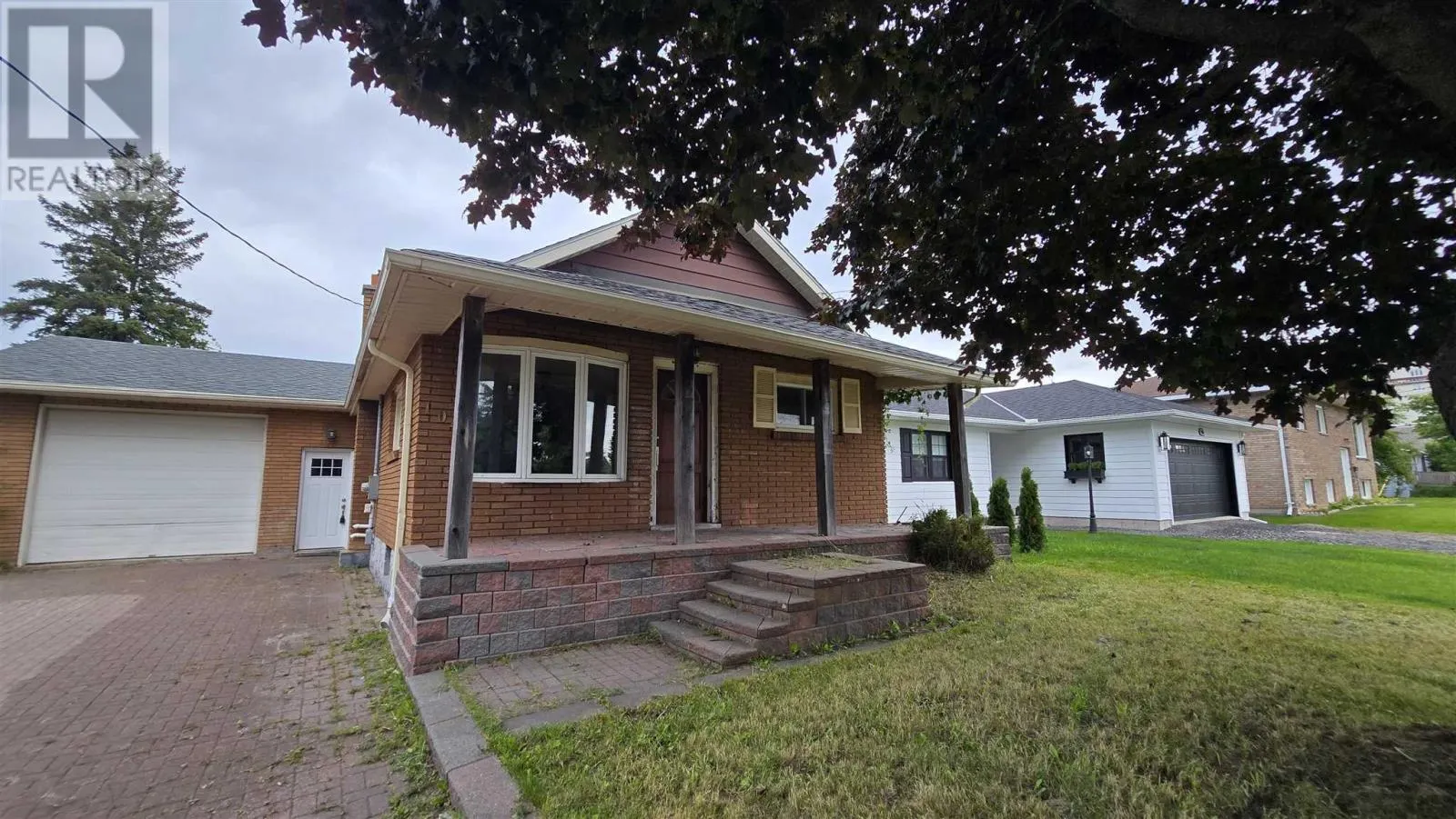 104 Wawanosh AVE