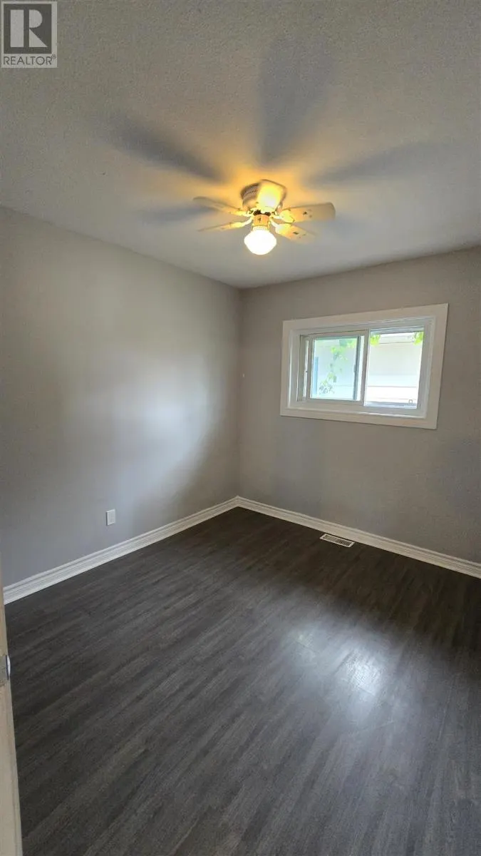 104 Wawanosh AVE