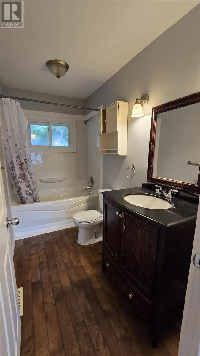 104 Wawanosh AVE