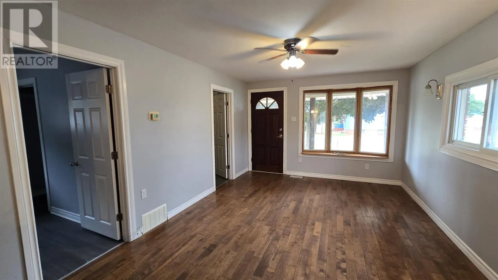 104 Wawanosh AVE