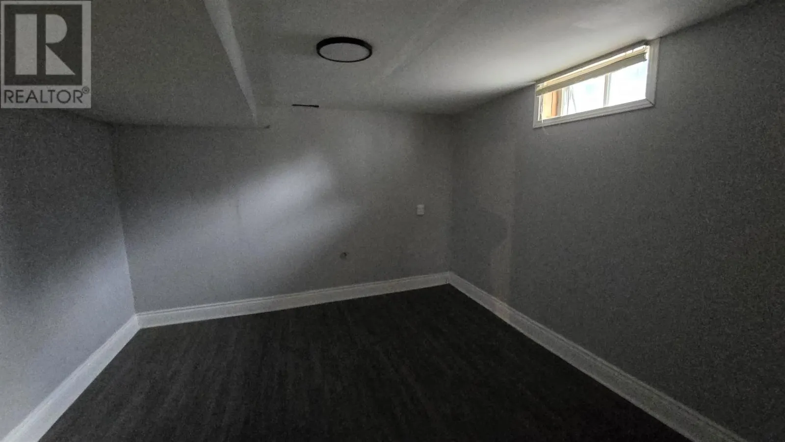 104 Wawanosh AVE