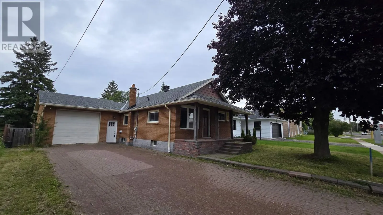 104 Wawanosh AVE
