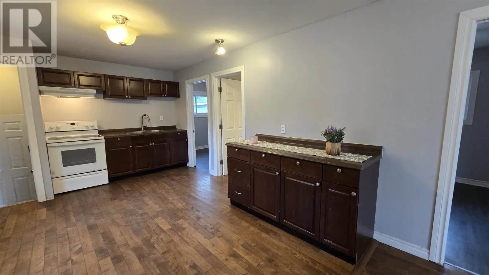 104 Wawanosh AVE