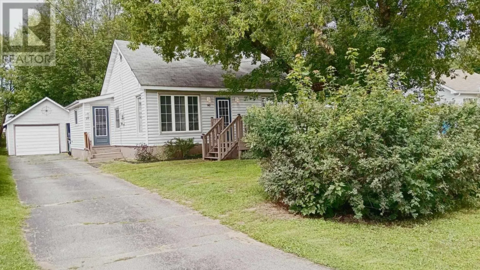 90 Glenwood AVE
