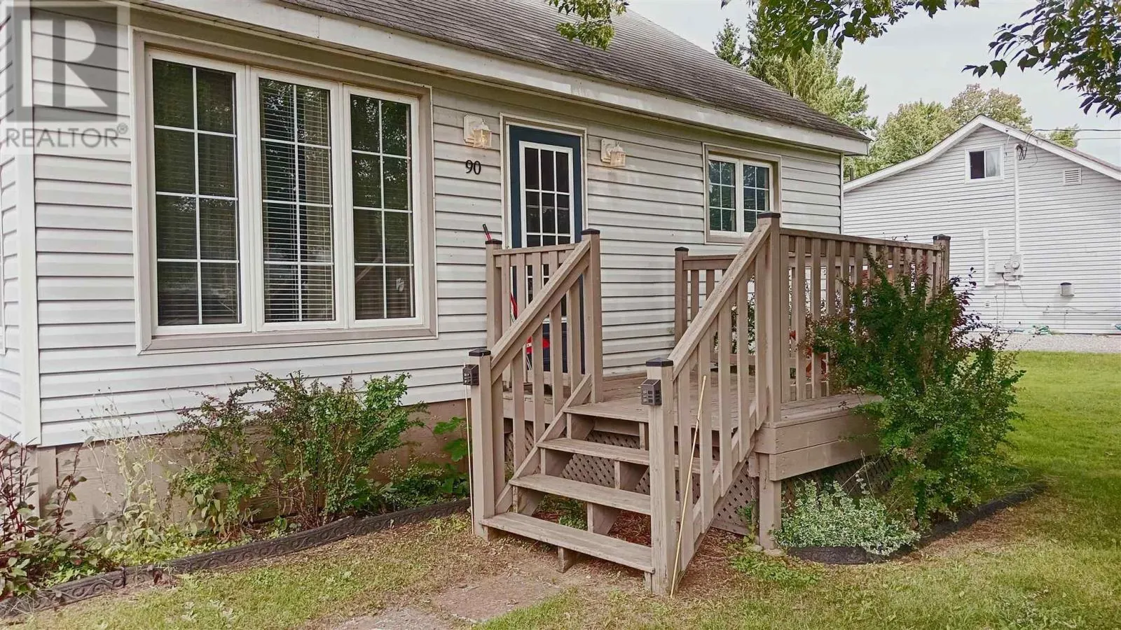 90 Glenwood AVE