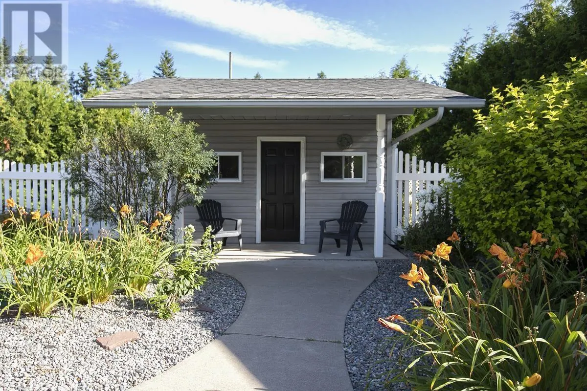 1033 Black RD