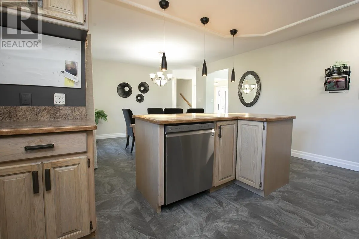 1033 Black RD