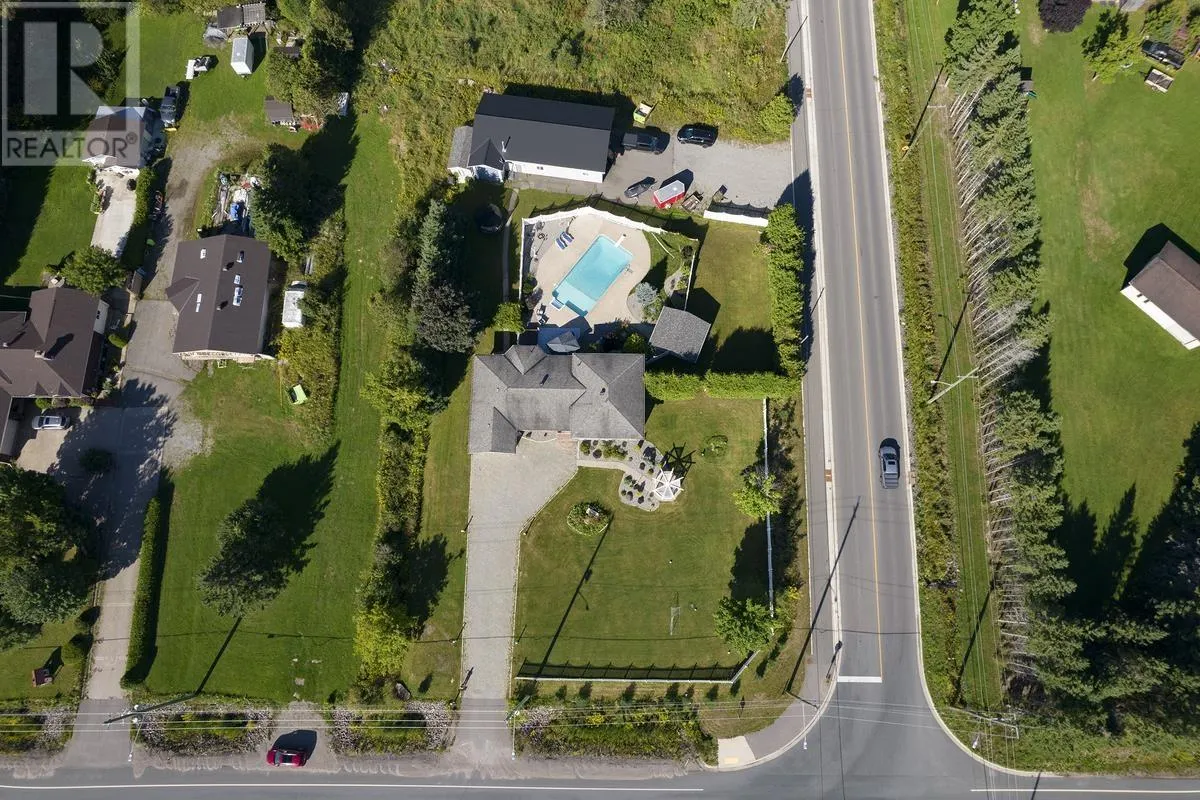 1033 Black RD