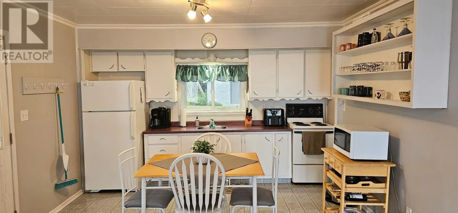 1 Rennison RD