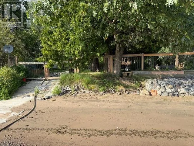 1083 Mission RD