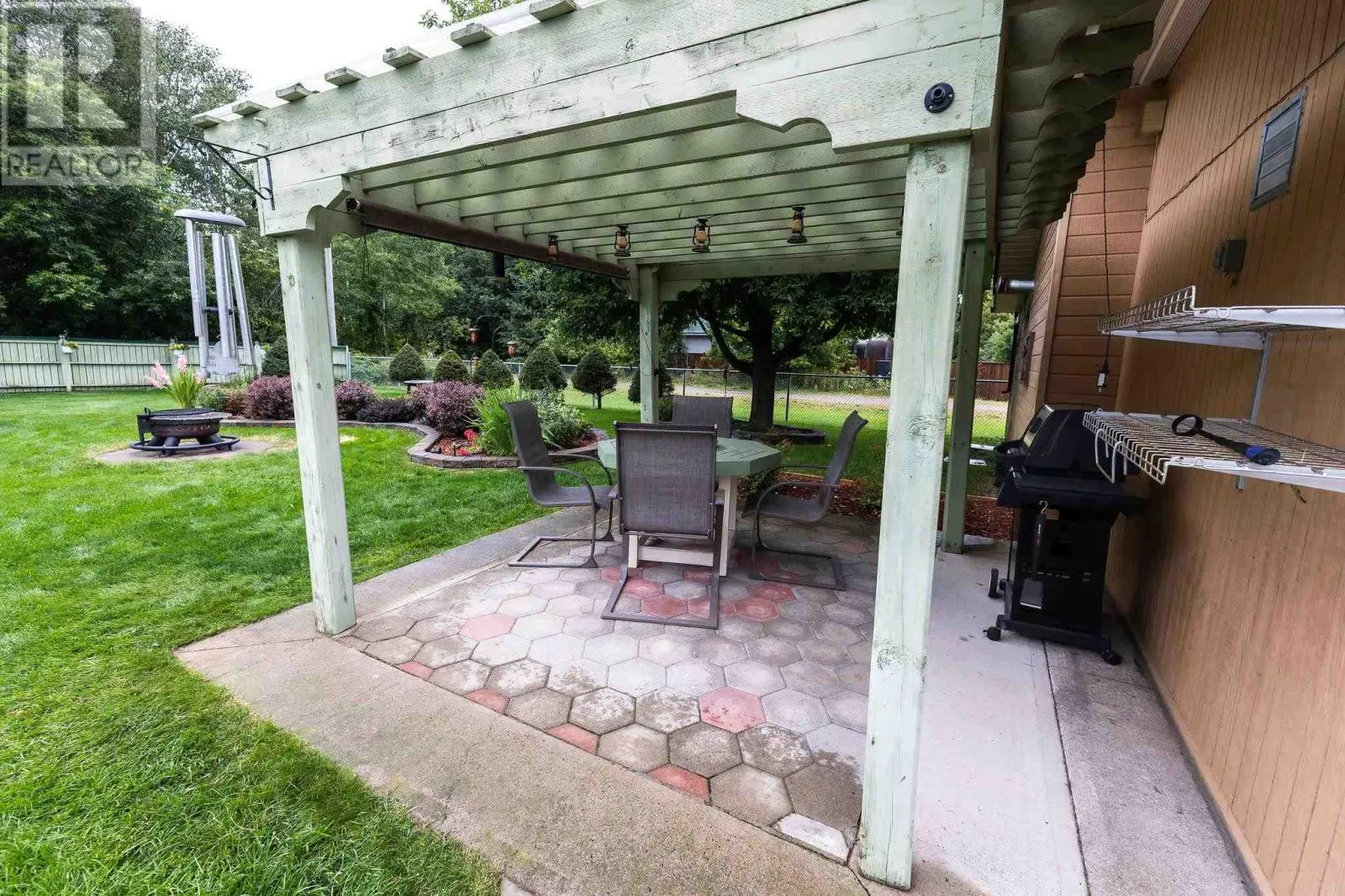 617 Boundary RD