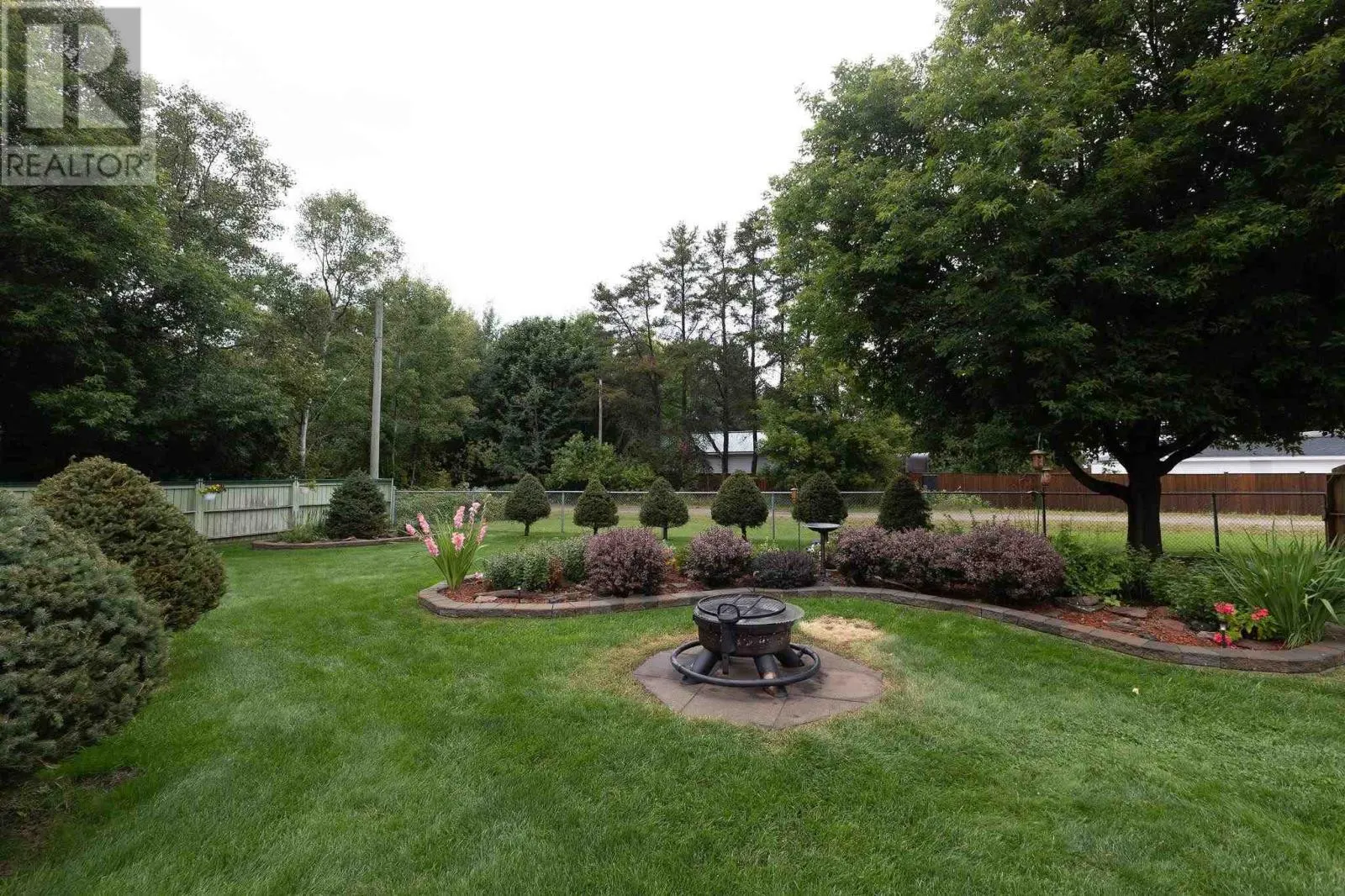 617 Boundary RD