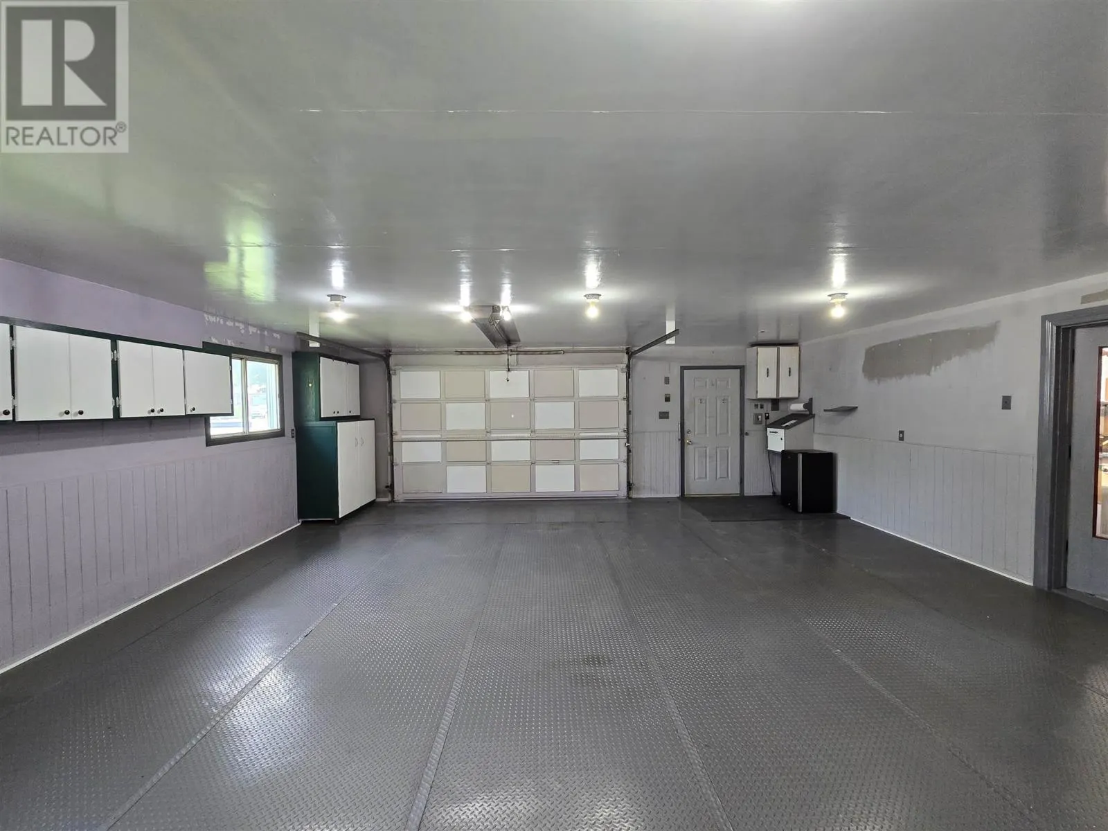 617 Boundary RD