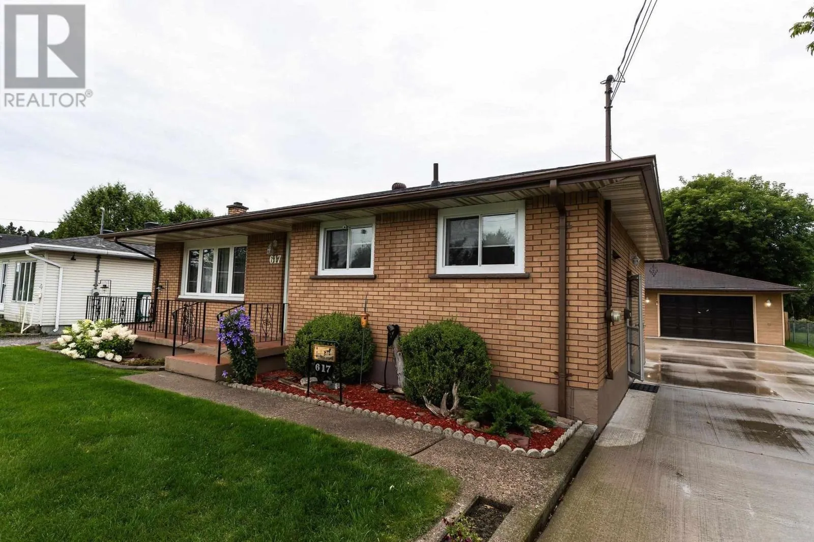 617 Boundary RD