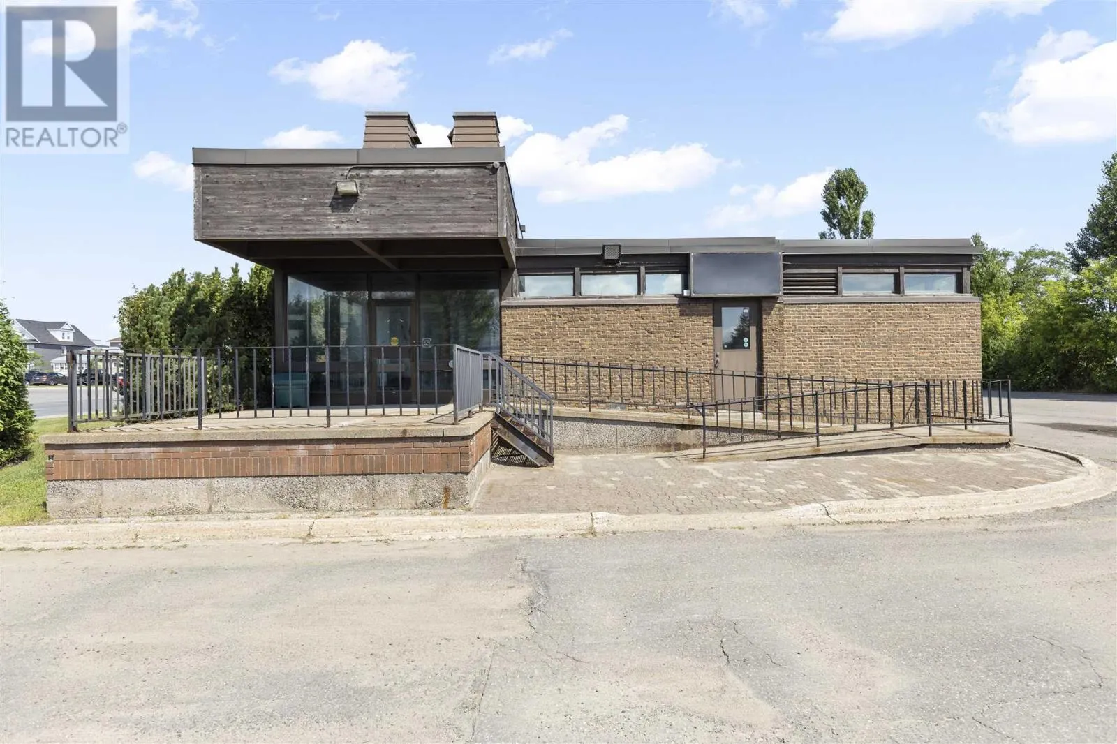 120 Huron ST