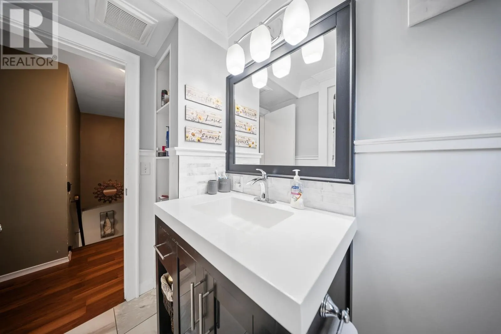 124 Eagle DR