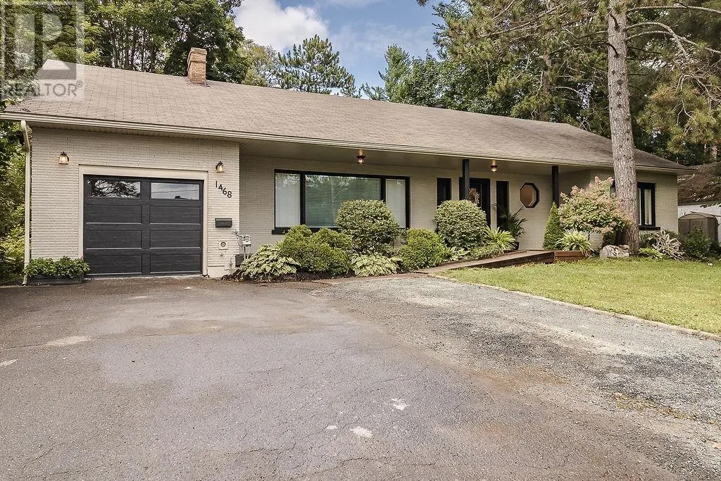 1468 Queen Street East