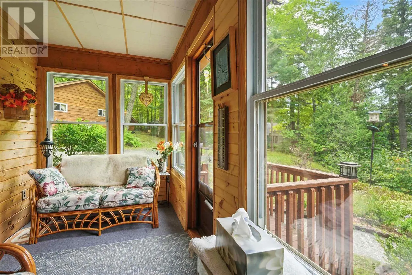 425 Axe Lake RD