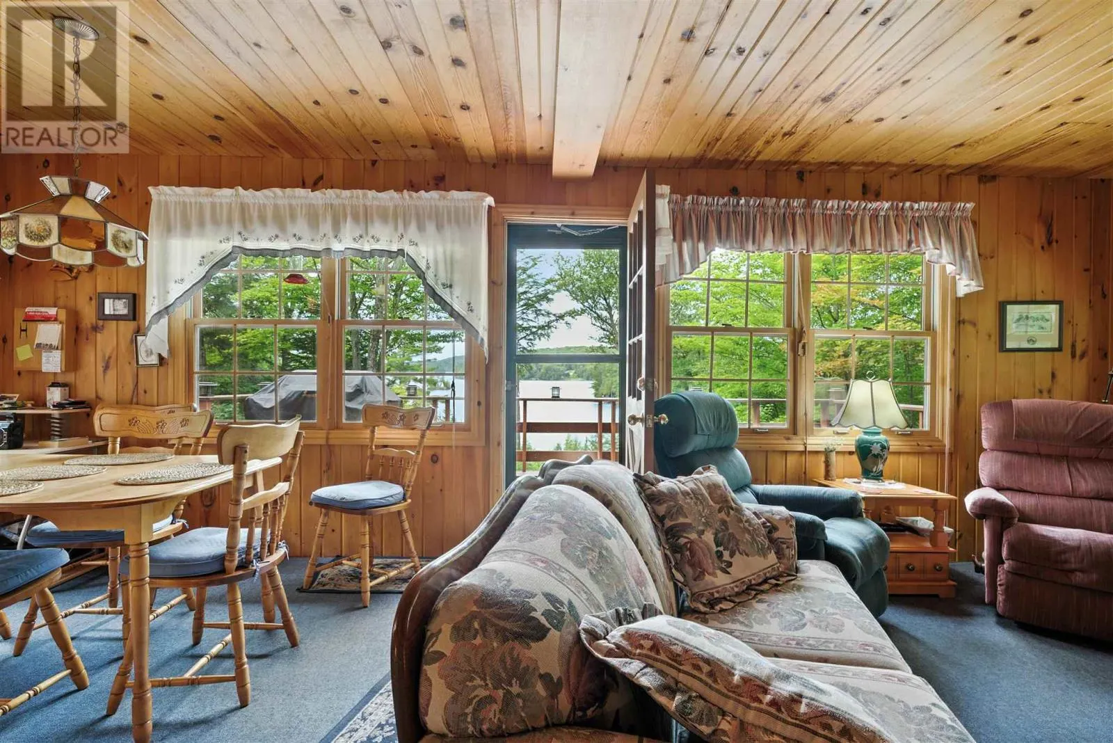 425 Axe Lake RD