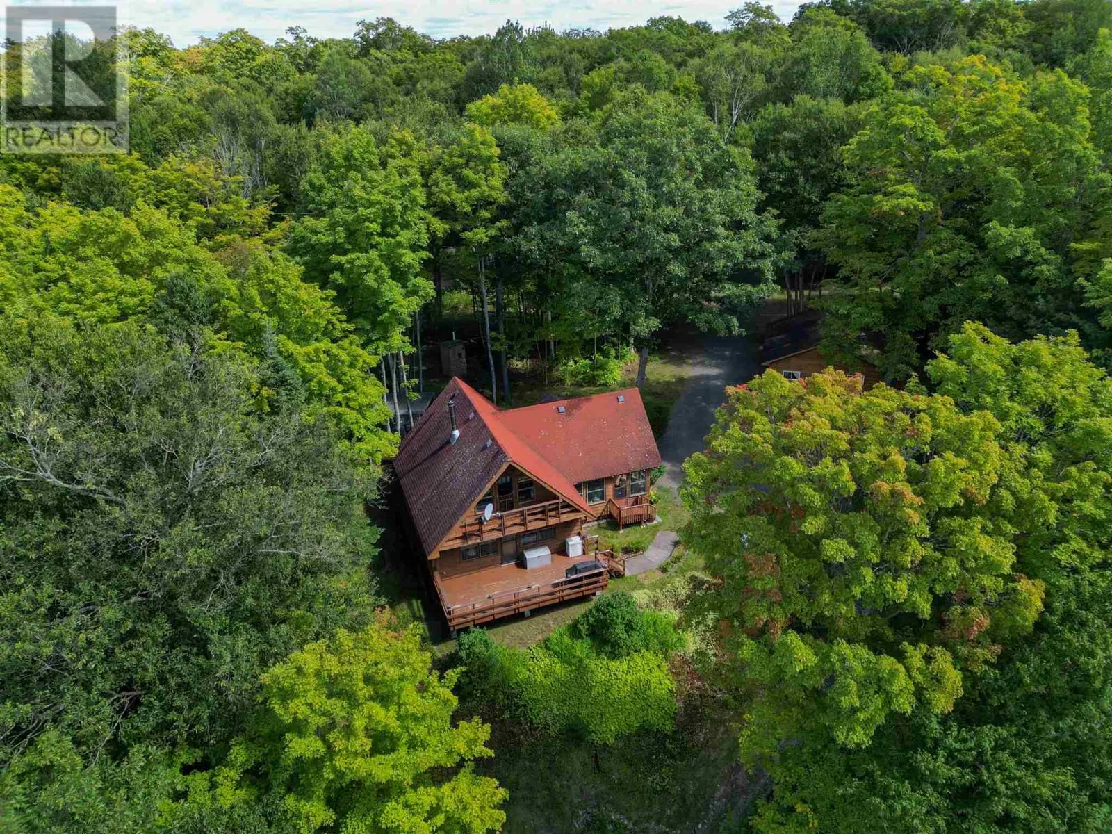 425 Axe Lake RD