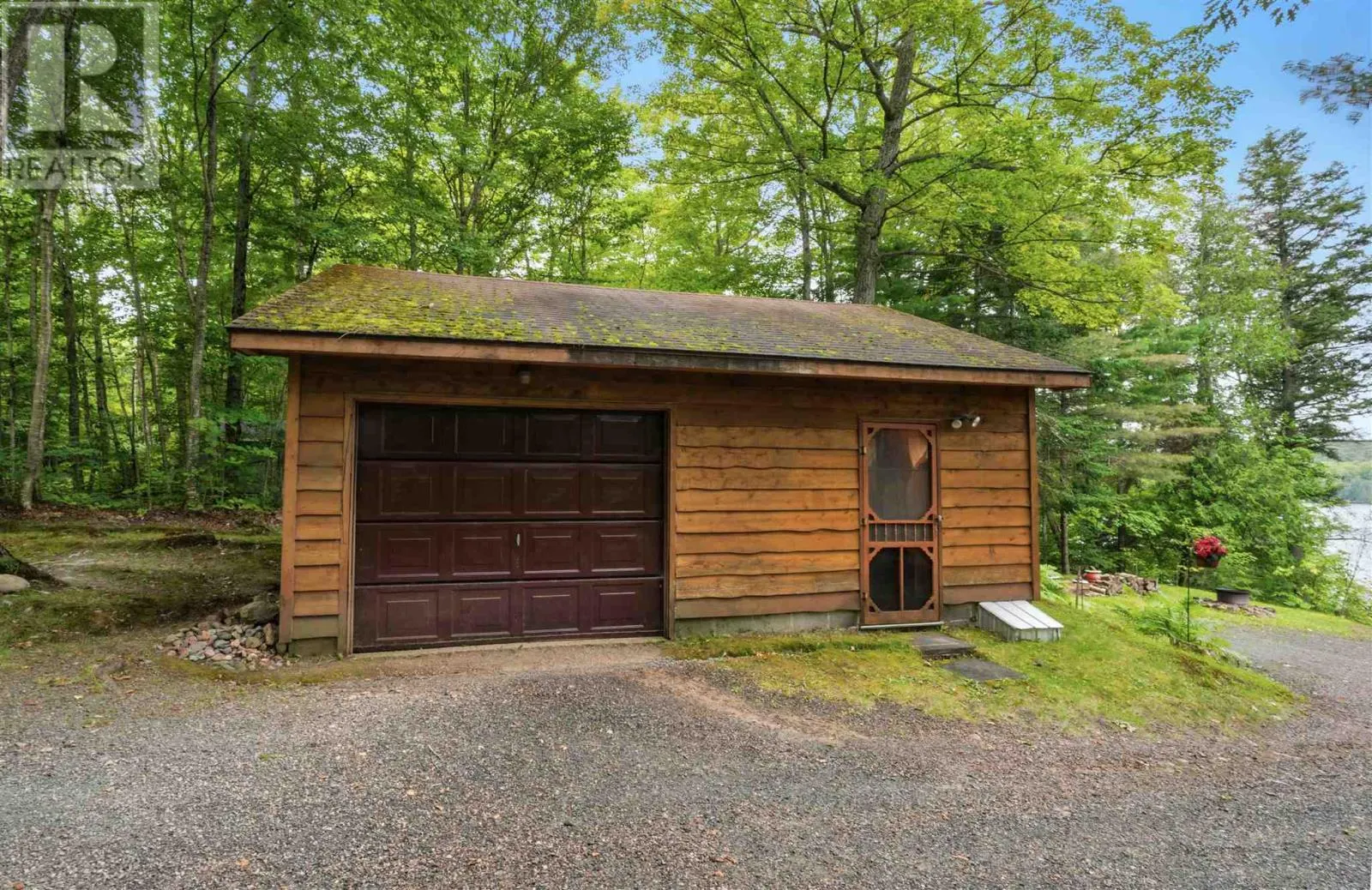 425 Axe Lake RD