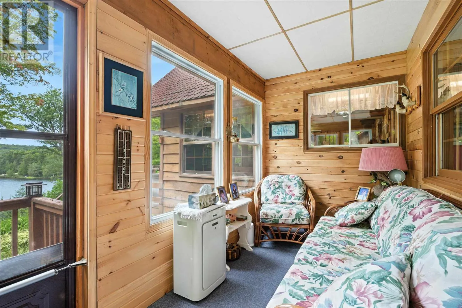 425 Axe Lake RD