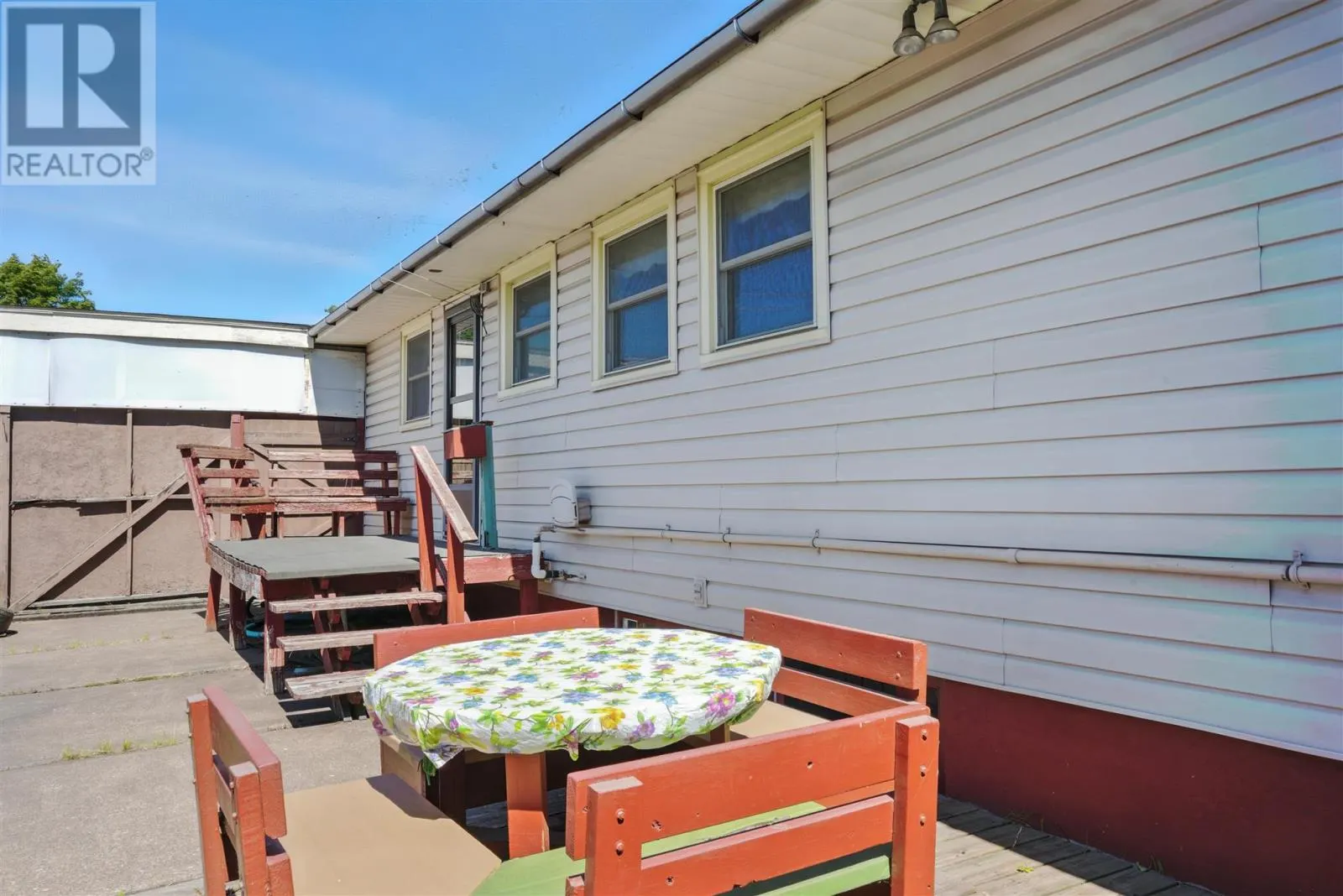343 Rowell AVE