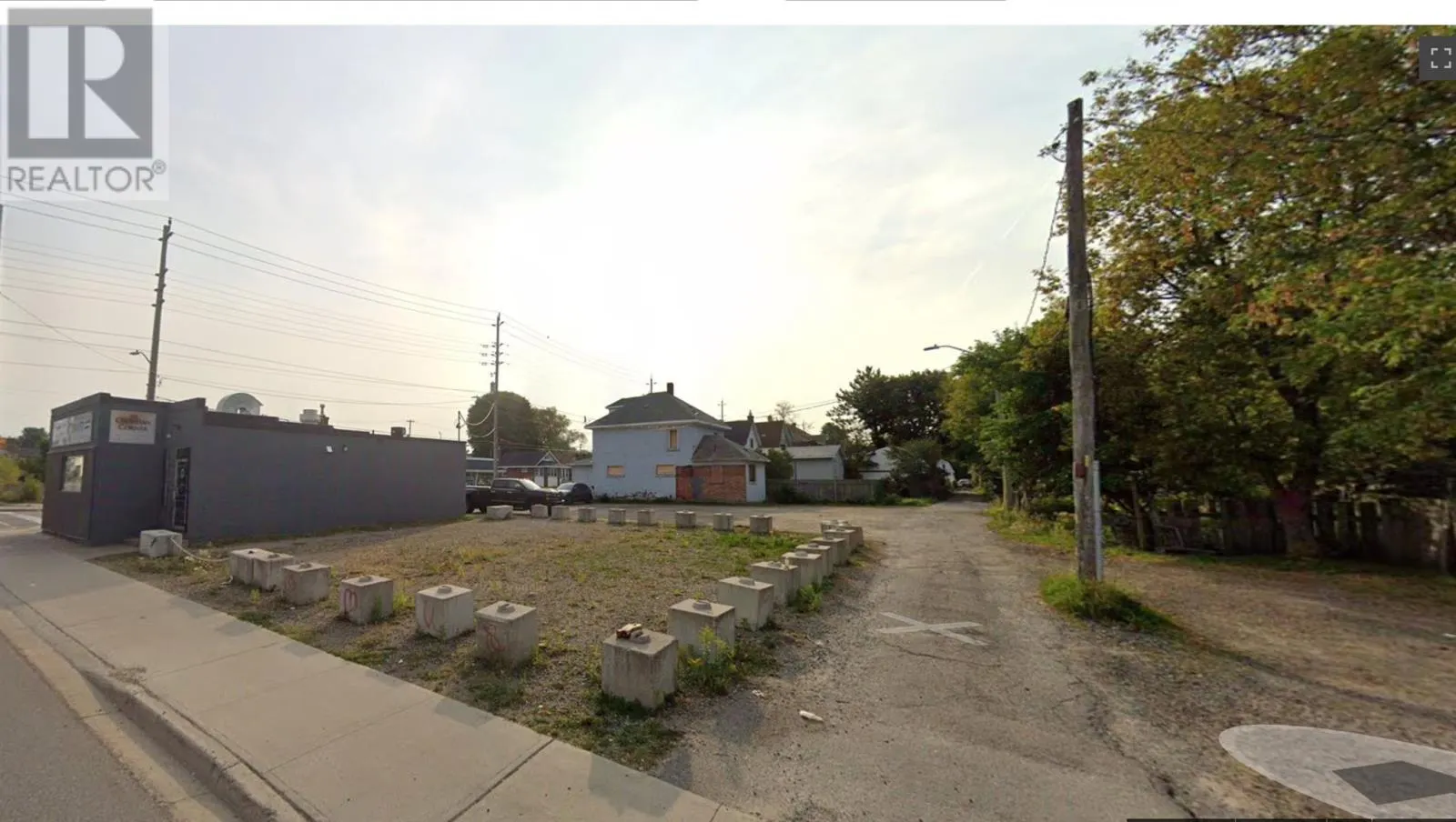 186 Bruce ST