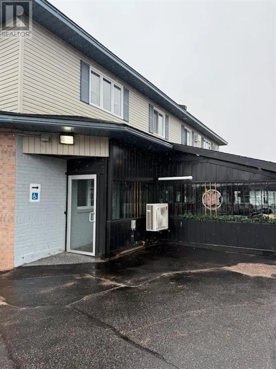 6 Village CT