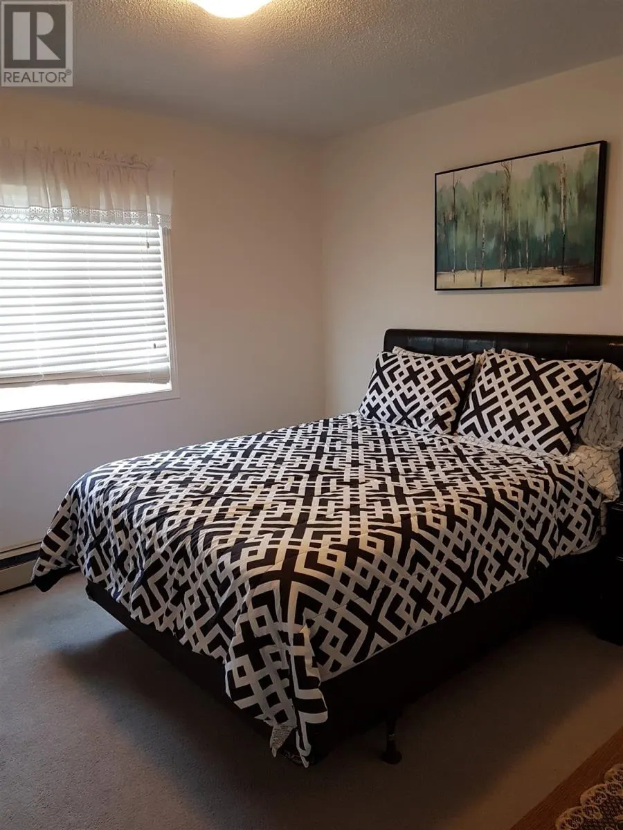 6 Village CT