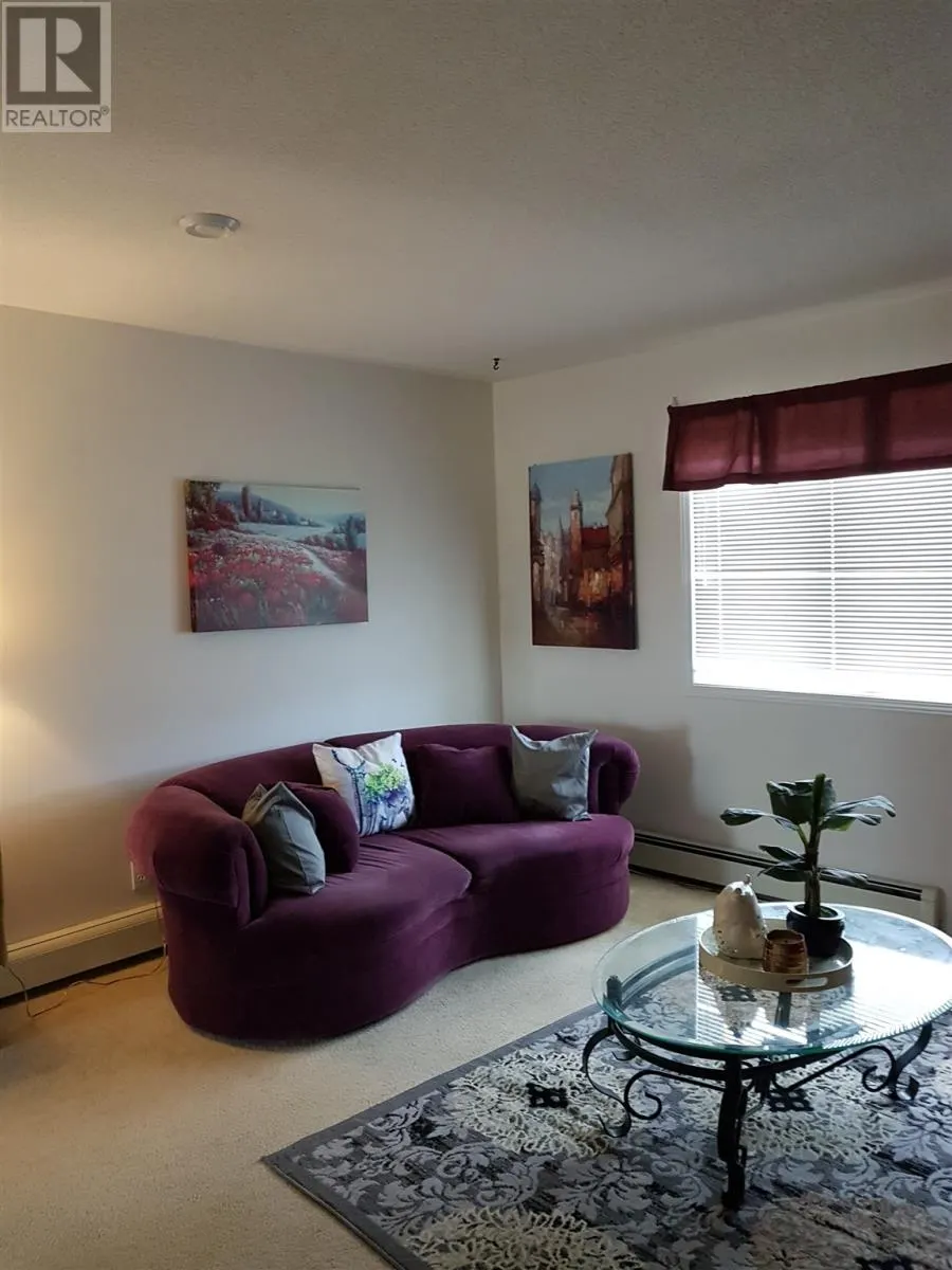 6 Village CT