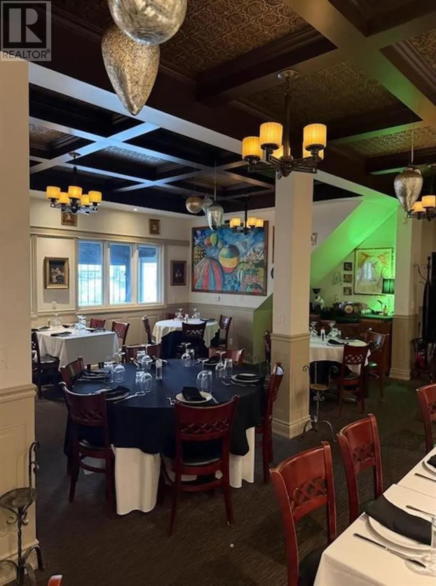 6 Village CT