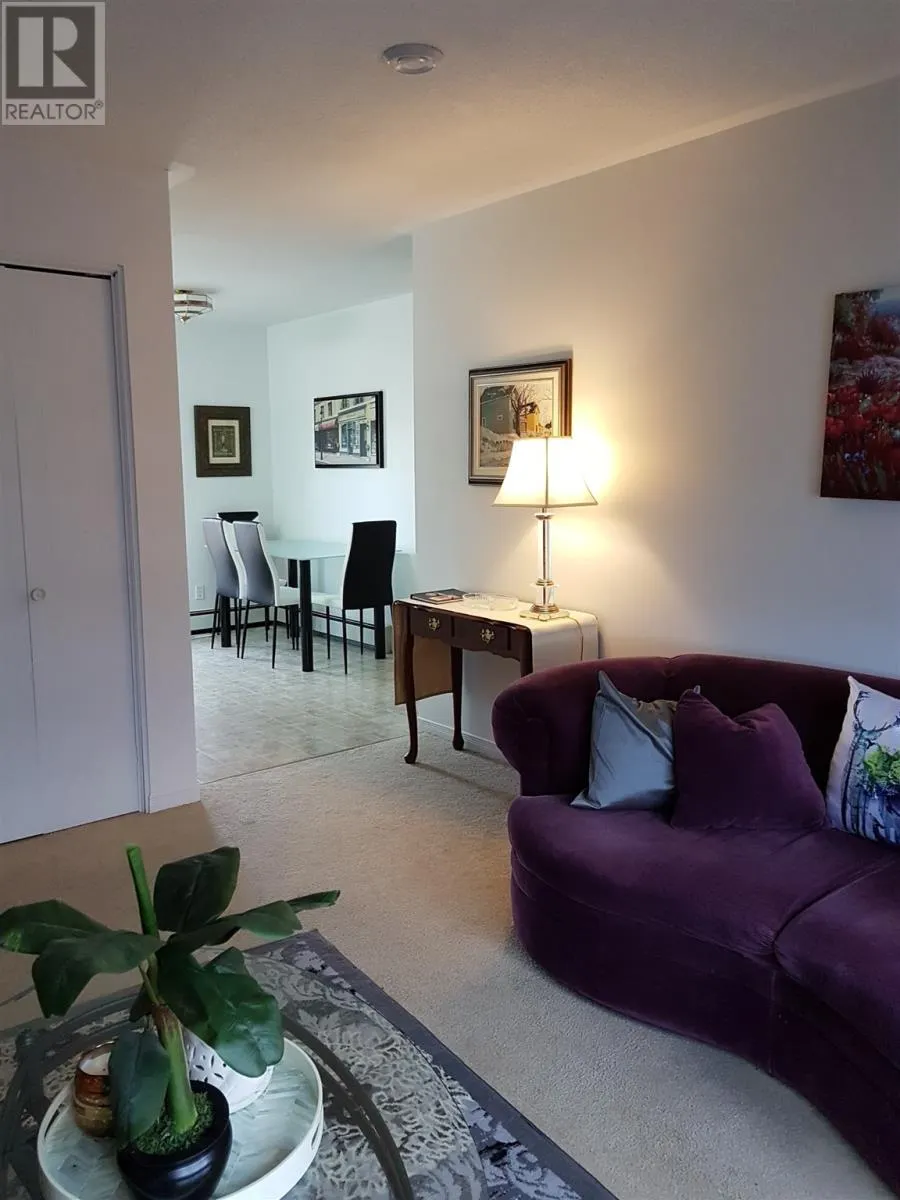 6 Village CT