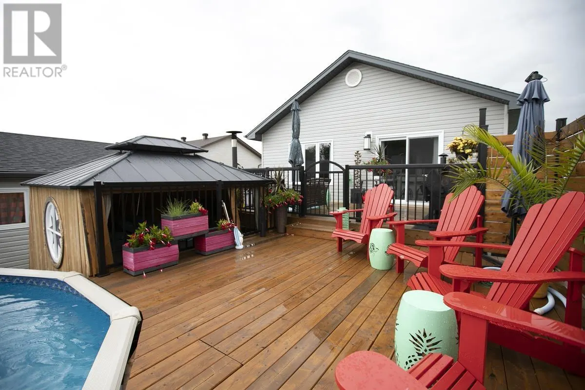 56 Crestwood AVE