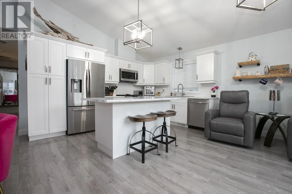 56 Crestwood AVE