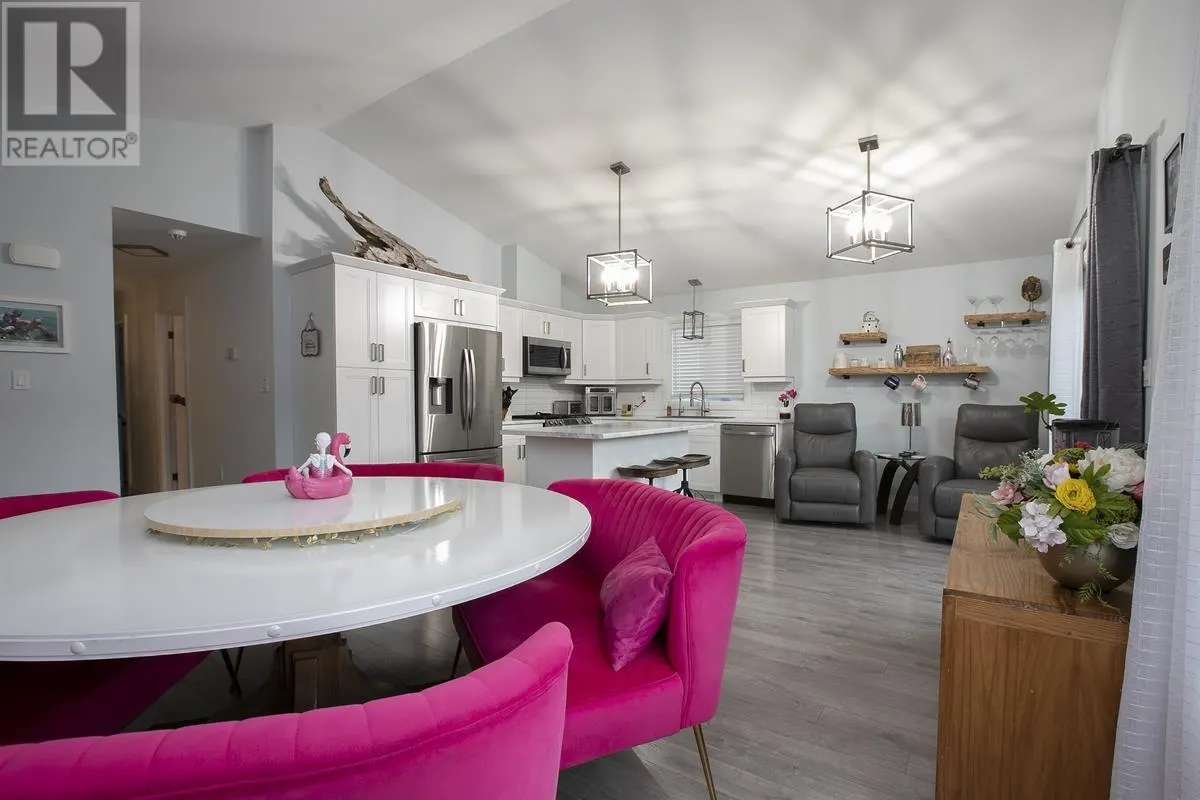56 Crestwood AVE